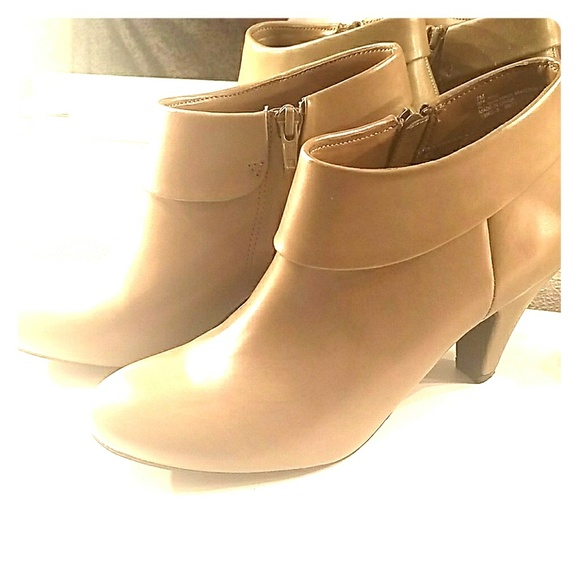 Shoes - Picture 1 of 5